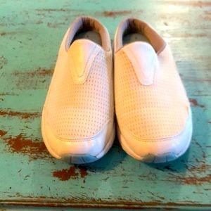 Women’s Athletic Nursing shoes Size 8